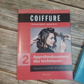 Le livre Coiffure. Volume 2 : Approfondissement des techniques
